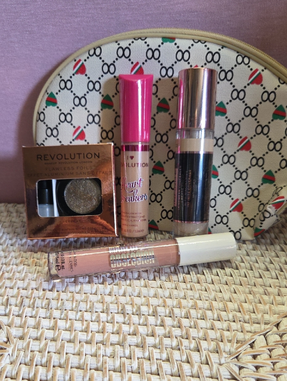 Revolution Concealer & Shimmer Makeup Set  Lips , Eyes And Bag